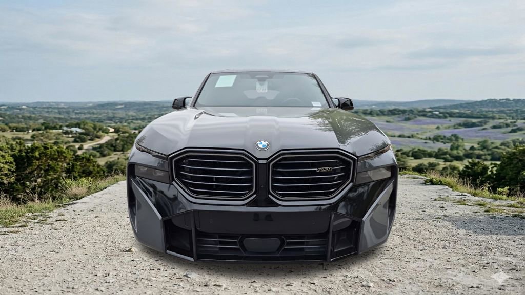 Used 2025 BMW XM image 2