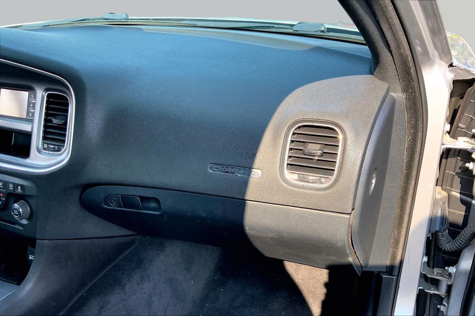 Used 2014 Dodge Charger SE RWD image 19