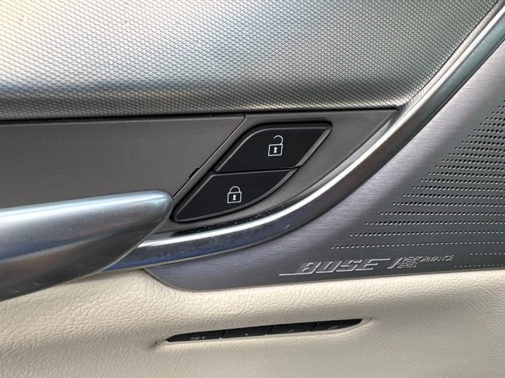 Used 2021 Cadillac XT5 Premium Luxury w/ LPO, Premium Carpet Package AWD/4WD image 14