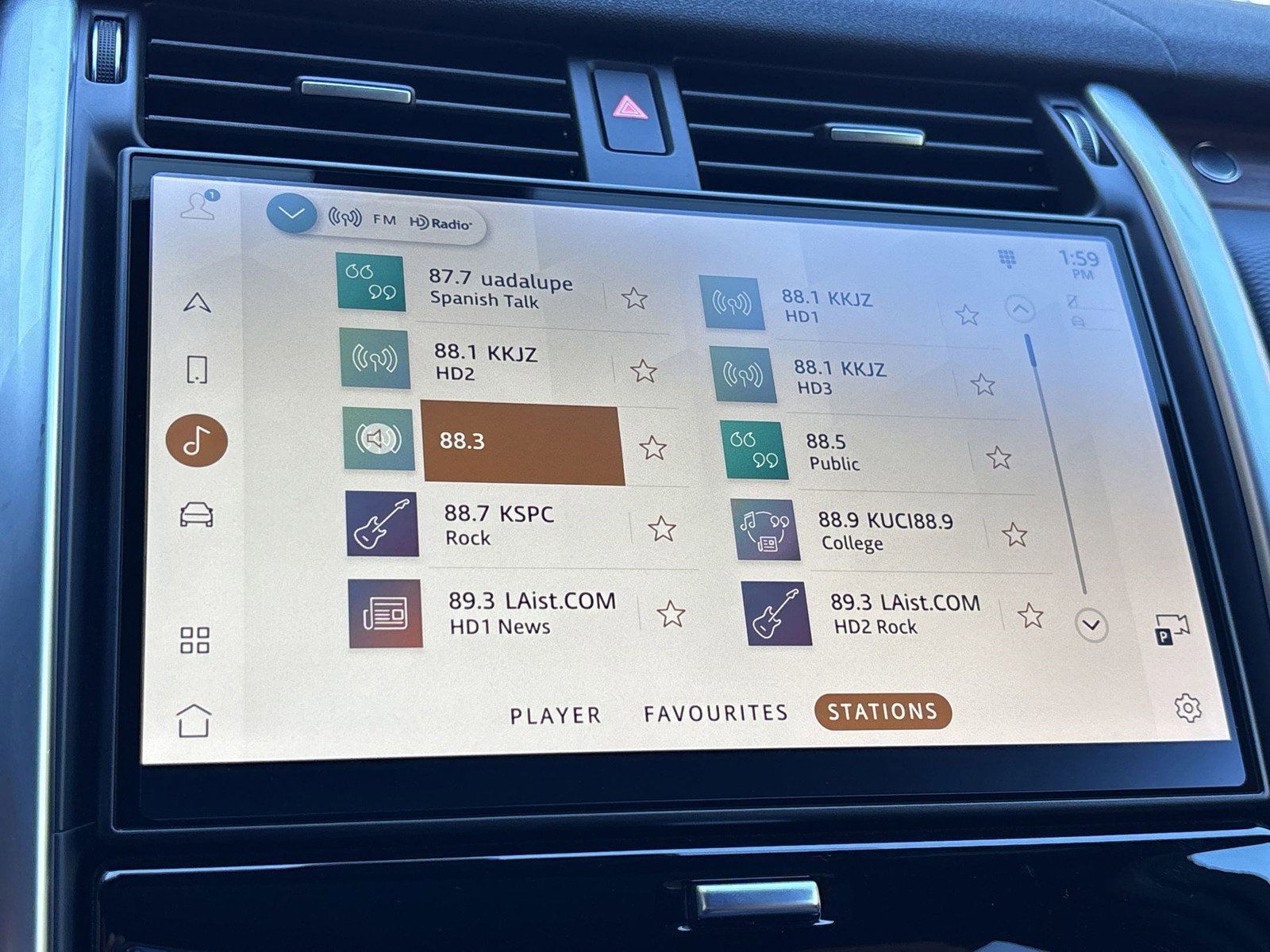 Used 2024 Land Rover Discovery Dynamic SE image 23