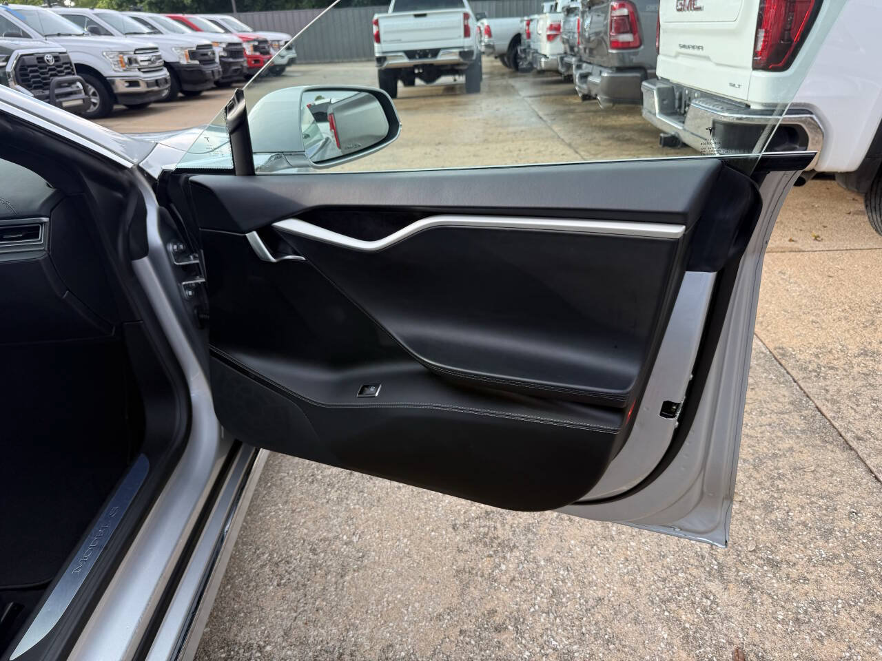 Used 2017 Tesla Model S 60 RWD image 11