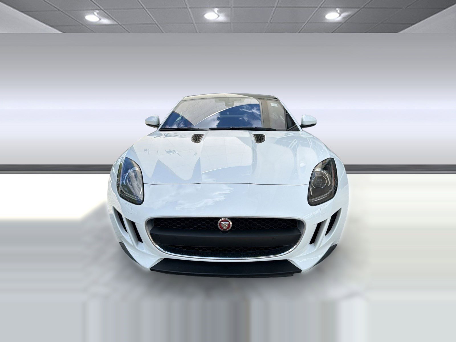 Used 2017 Jaguar F-TYPE Coupe image 6