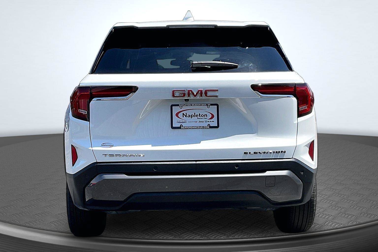 Used 2026 GMC Terrain Elevation FWD image 4