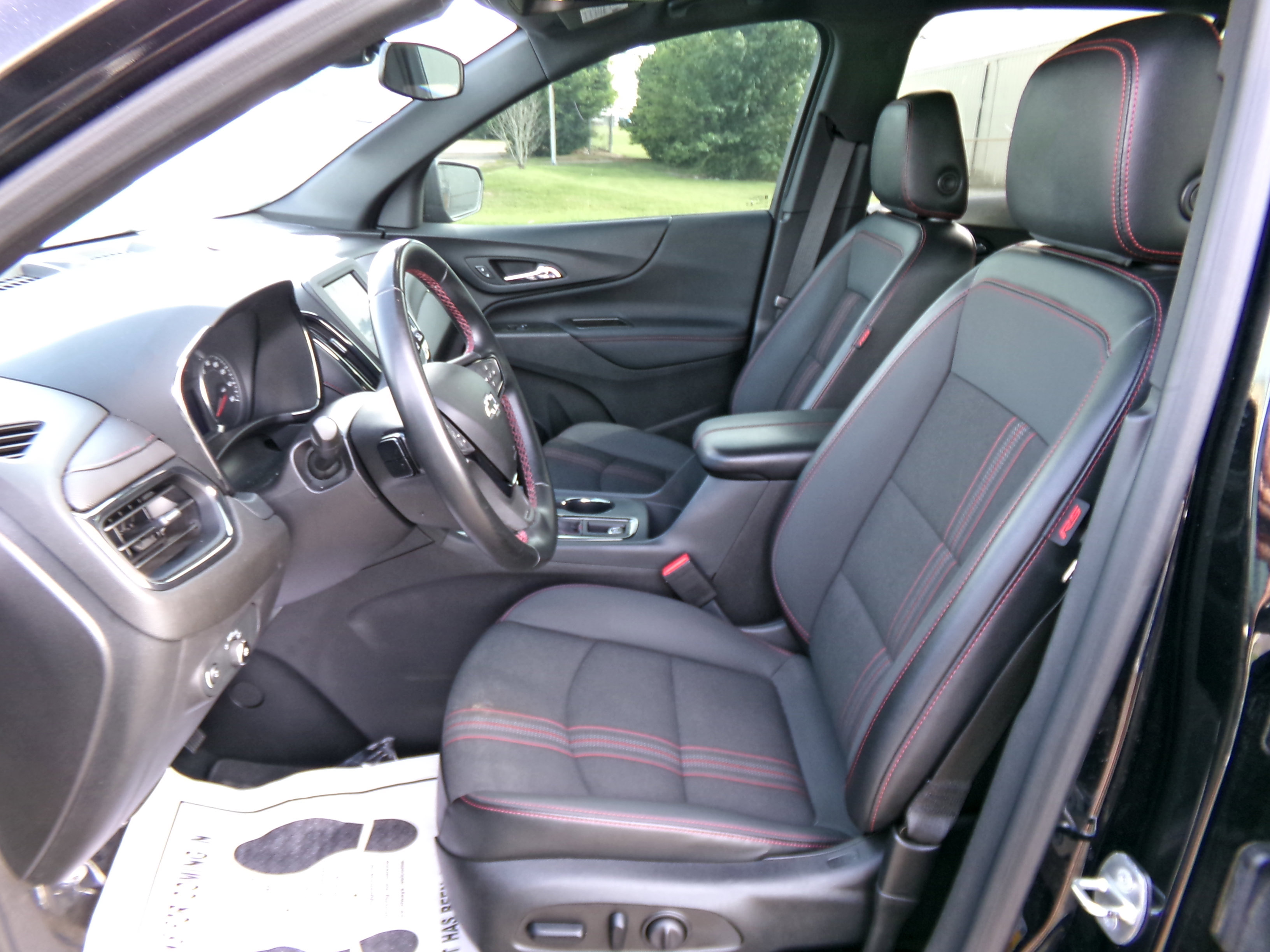Used 2023 Chevrolet Equinox RS FWD image 12