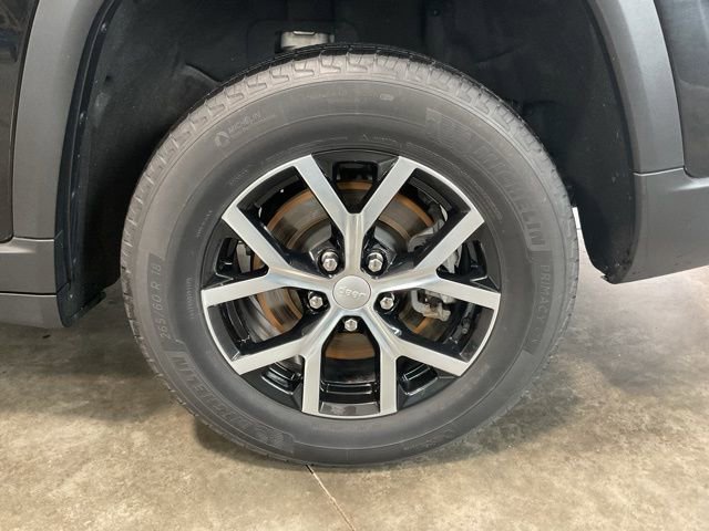 Used 2023 Jeep Grand Cherokee L Limited w/ Trailer Tow Group (B) AWD/4WD image 7