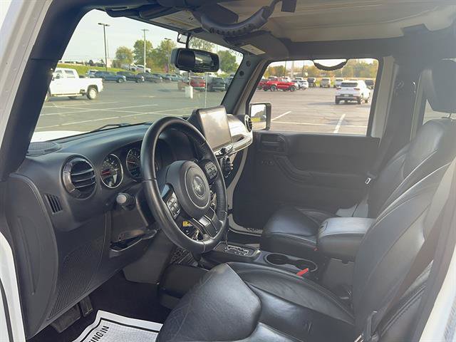 Used 2017 Jeep Wrangler Unlimited Sahara AWD/4WD image 11