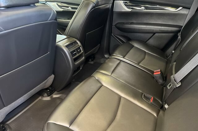 Certified 2023 Cadillac XT5 Premium Luxury w/ LPO, Floor Liner Package AWD/4WD image 12