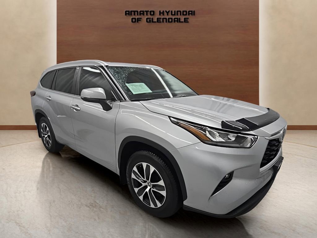 Used 2023 Toyota Highlander Limited image 8