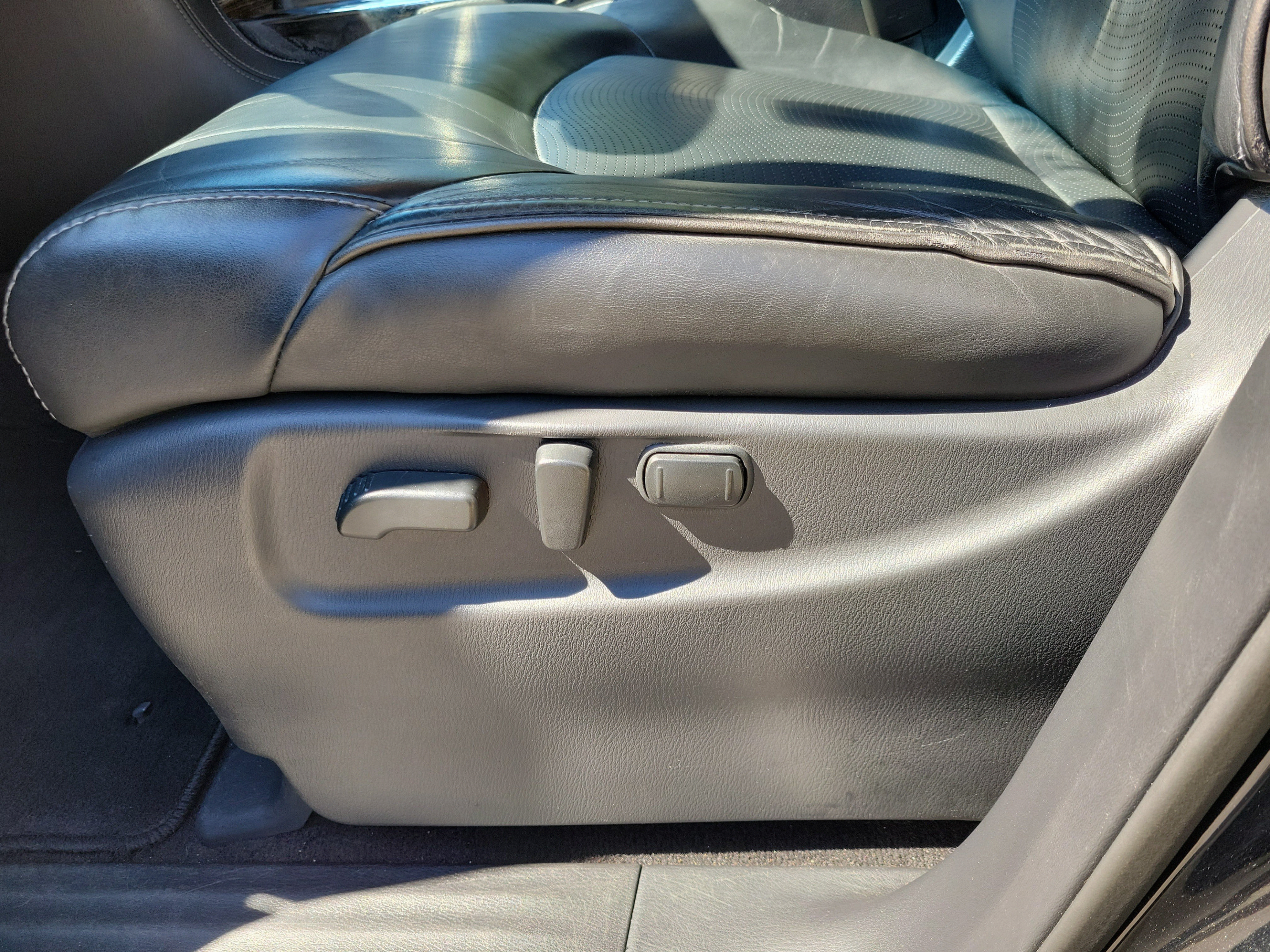 Used 2017 INFINITI QX80 2WD w/ Driver Assistance Package image 15
