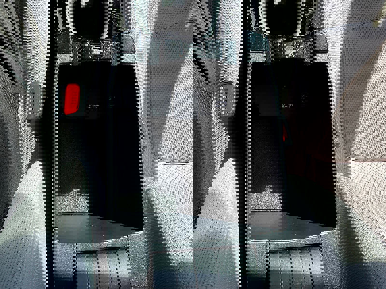 Used 2022 Toyota Corolla LE image 35