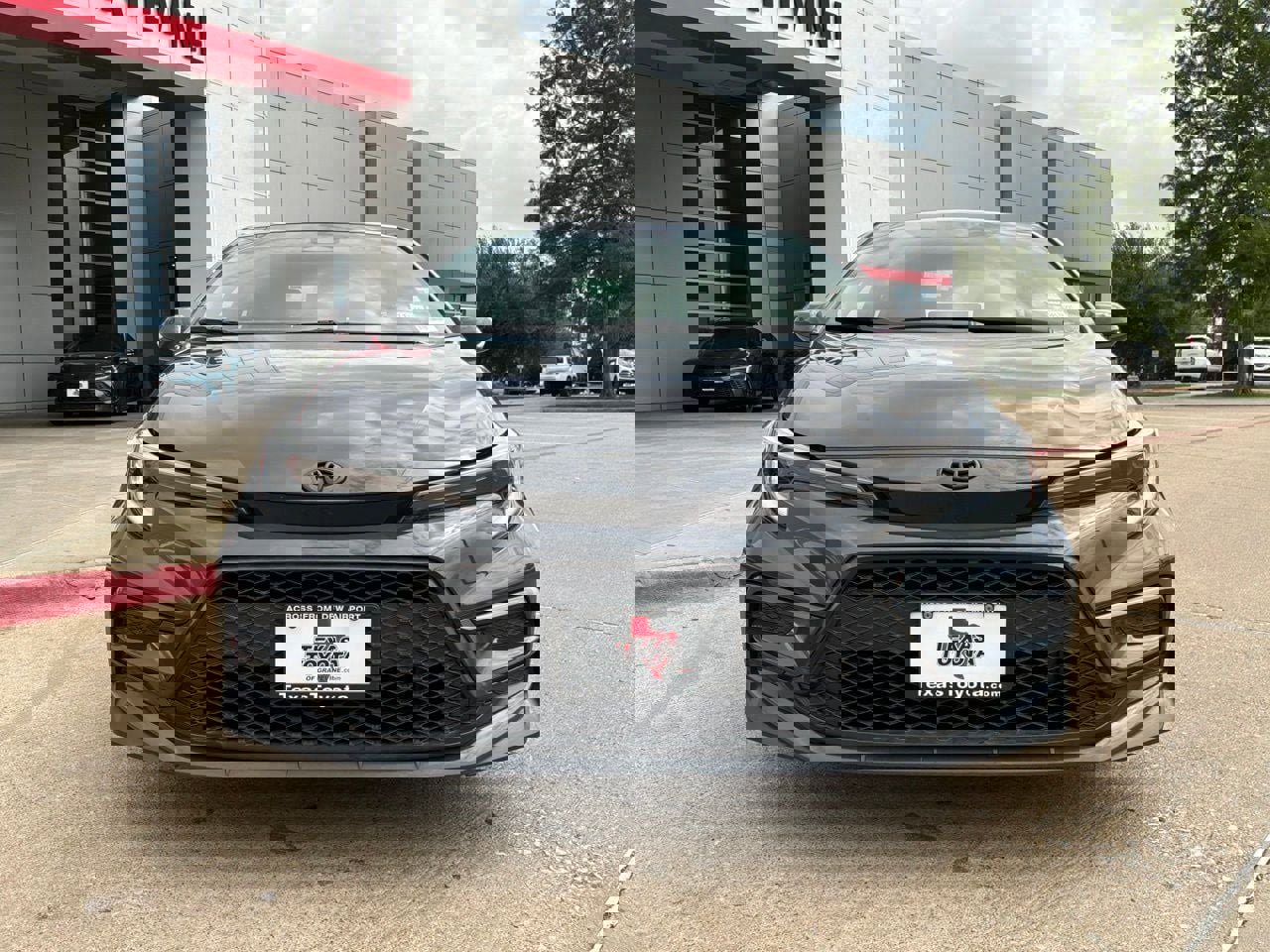 Used 2024 Toyota Corolla SE image 4