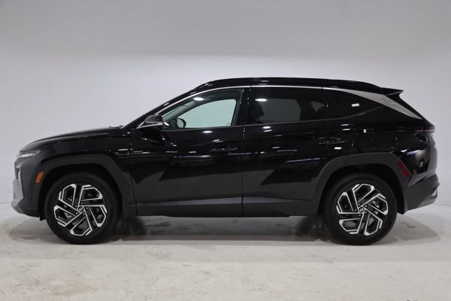 Certified 2025 Hyundai Tucson Limited AWD/4WD image 4