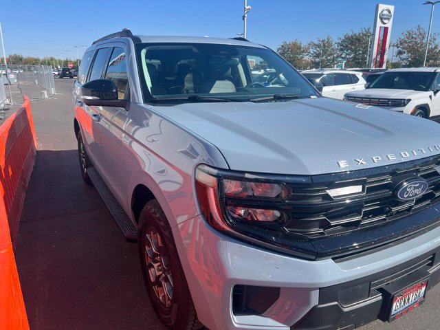 Used 2026 Ford Expedition Active AWD/4WD image 19