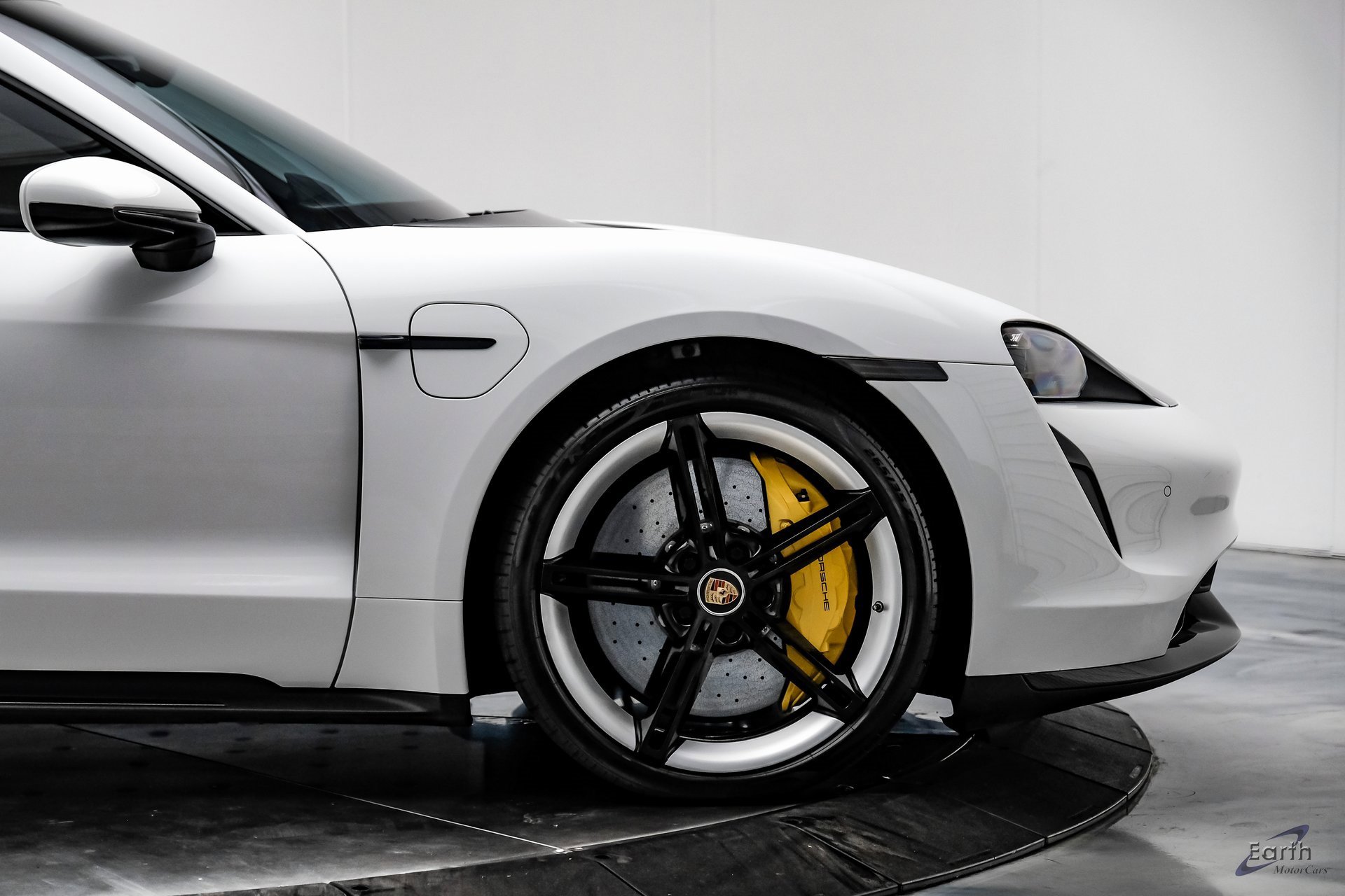 Used 2020 Porsche Taycan Turbo S image 18