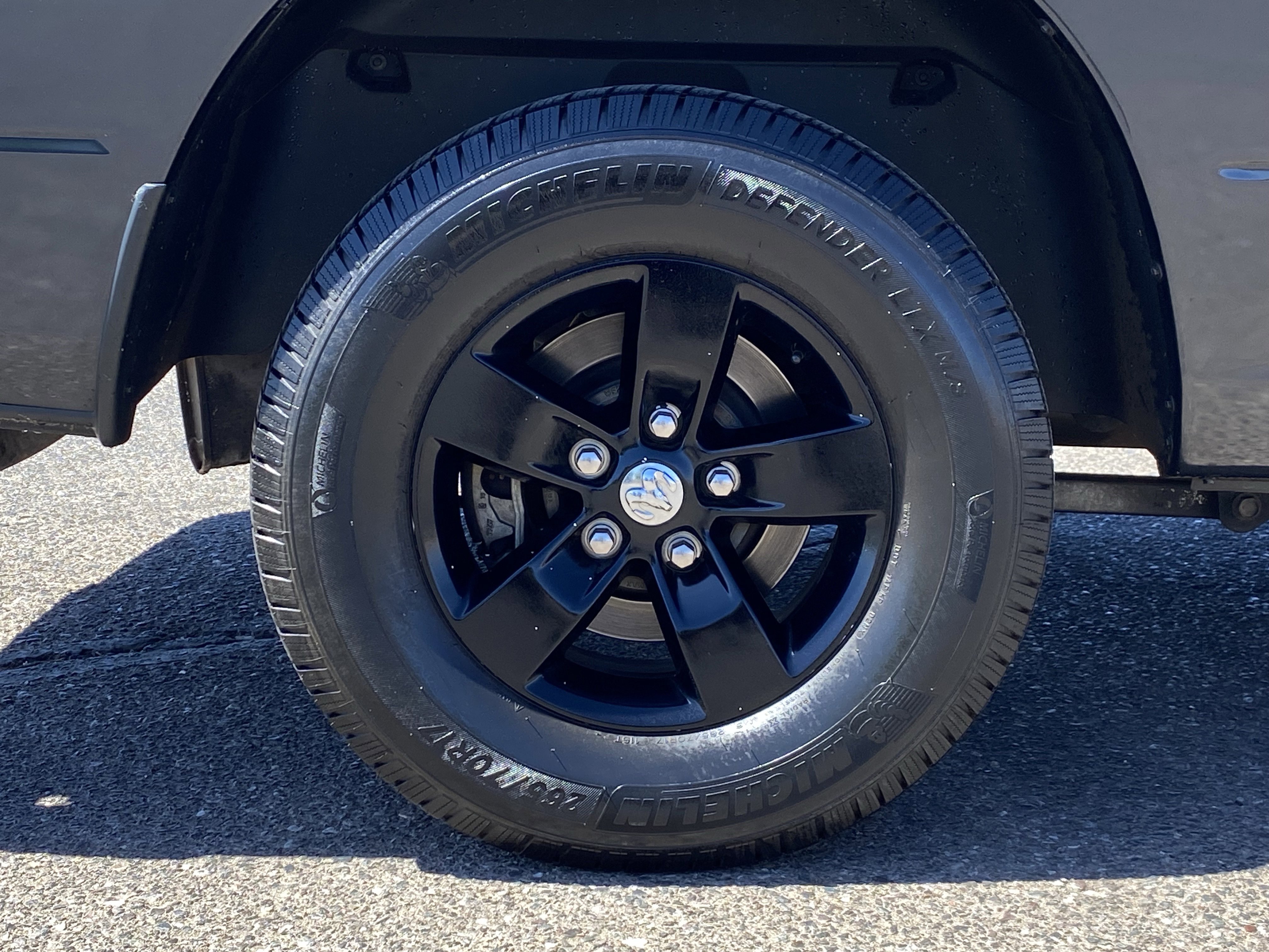 Used 2016 RAM 1500 Express RWD image 9