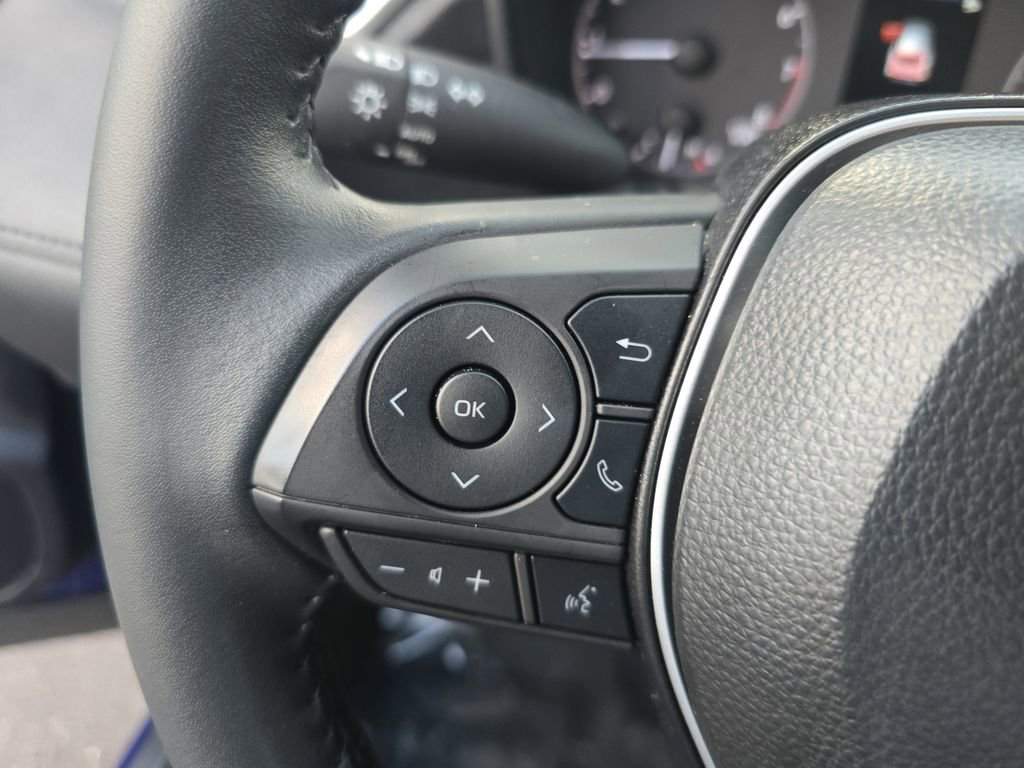 Used 2025 Toyota Corolla Cross LE image 22