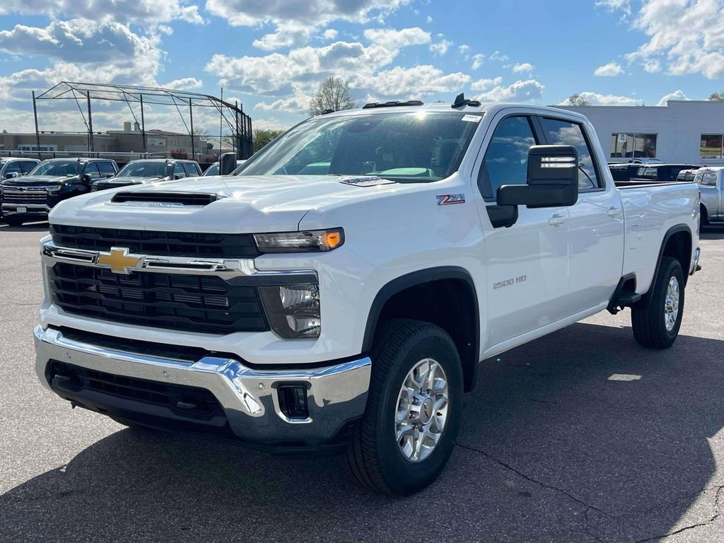 New 2026 Chevrolet Silverado 2500 LT w/ All Star Edition AWD/4WD image 2