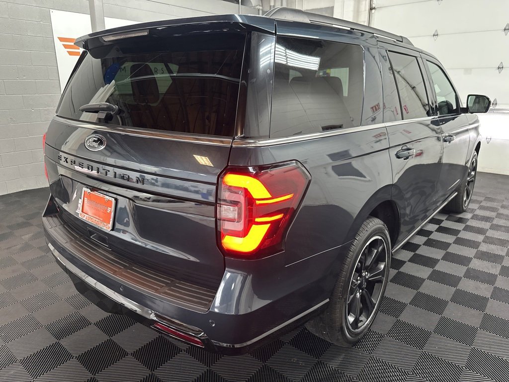 Used 2024 Ford Expedition Limited image 9