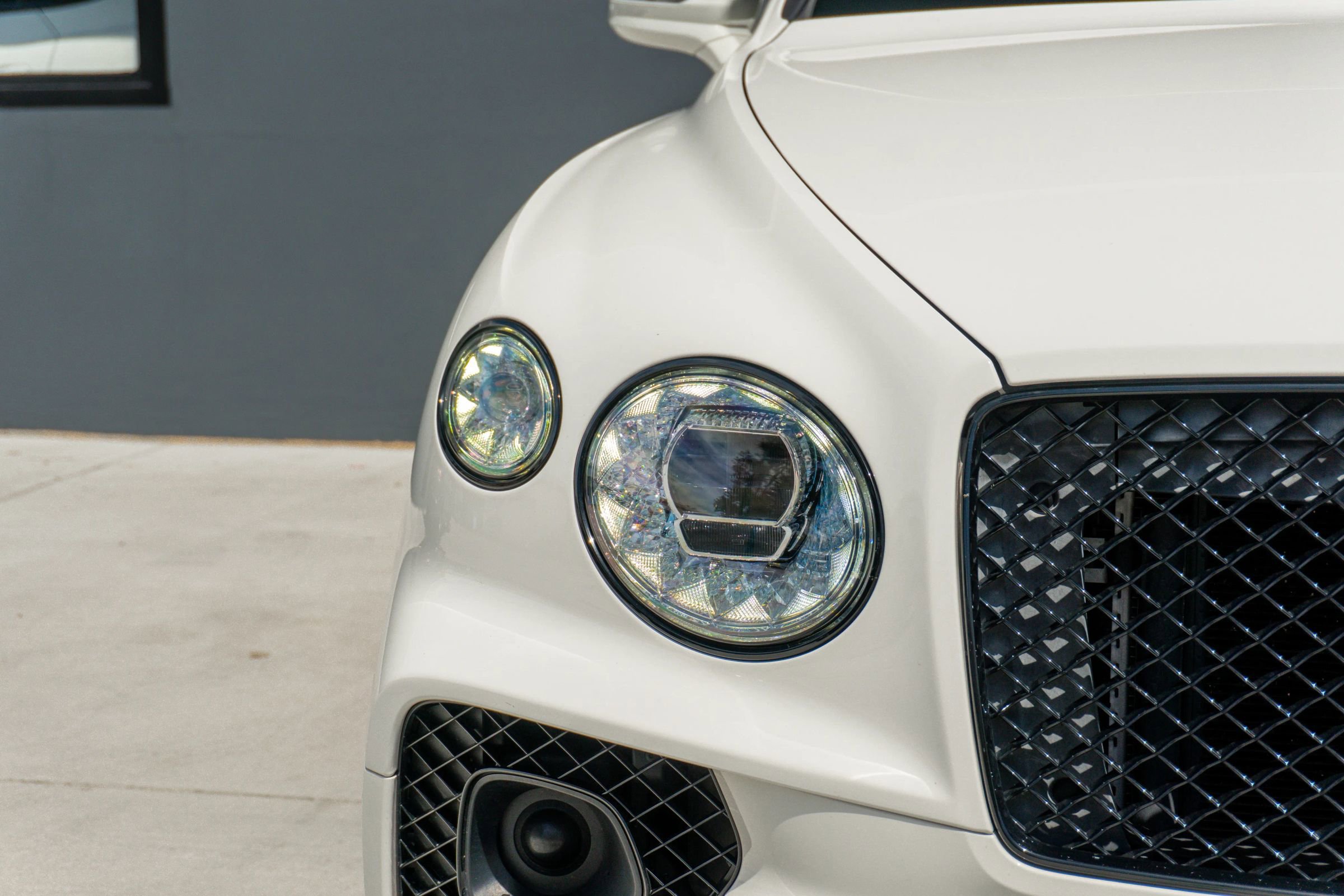 Used 2023 Bentley Bentayga image 27