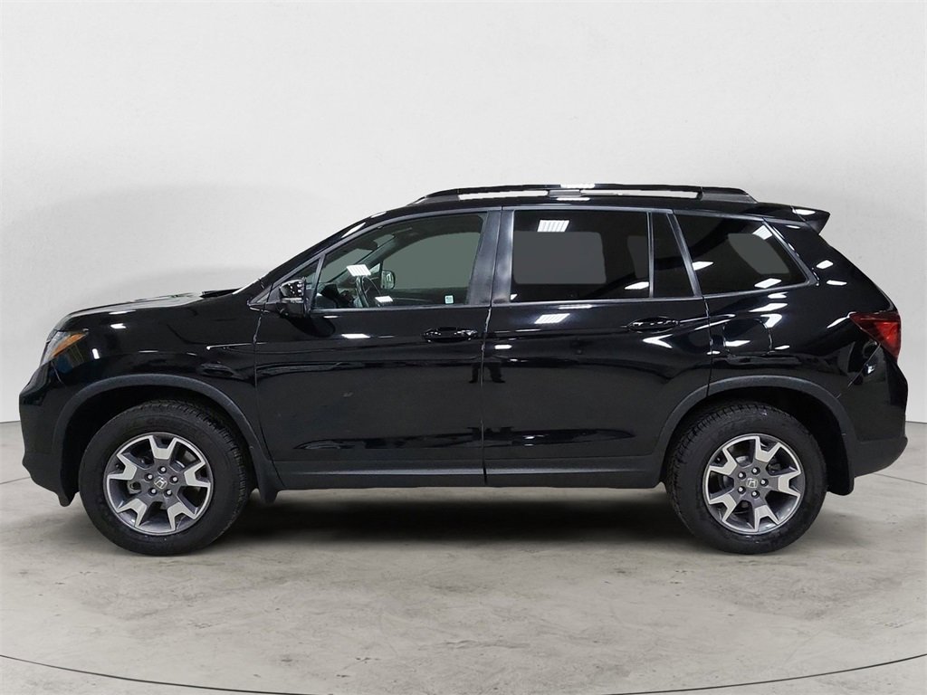 Used 2022 Honda Passport TrailSport image 2