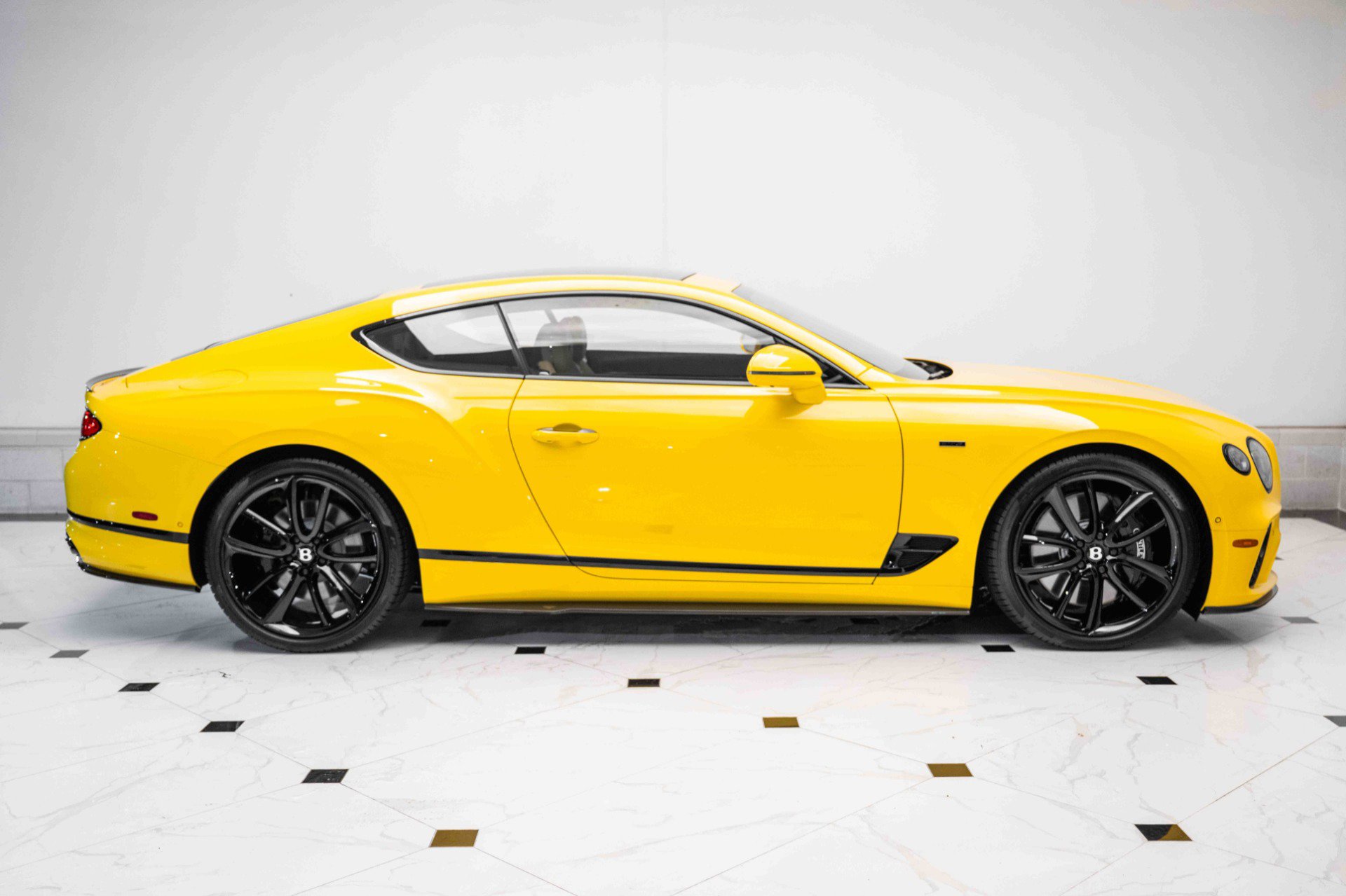 Certified 2024 Bentley Continental GT V8 AWD/4WD image 5