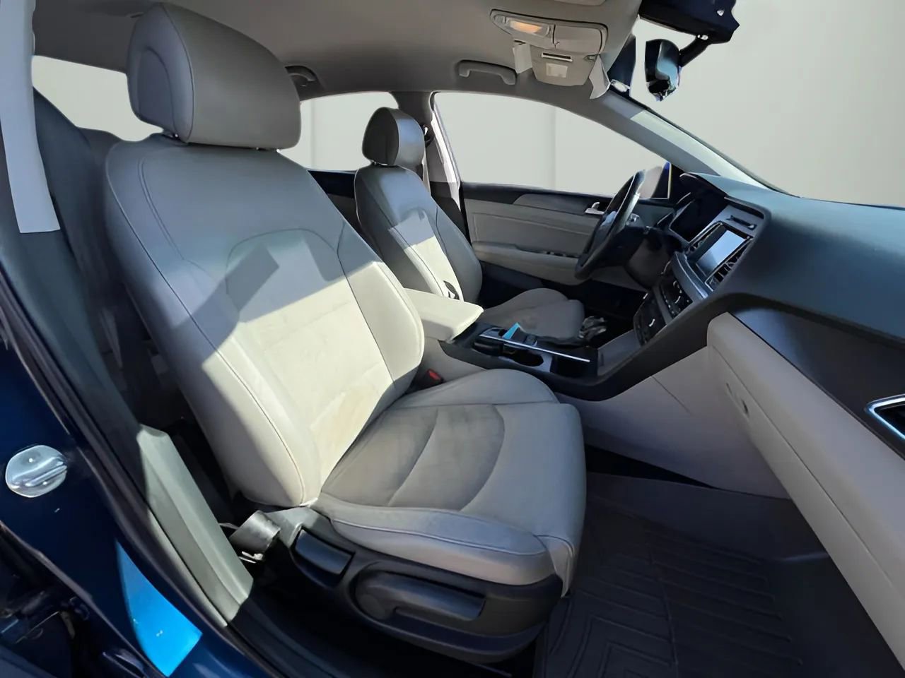 Used 2016 Hyundai Sonata Sport w/ Option Group 02 image 16