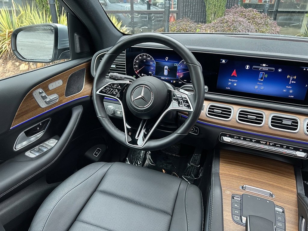 Used 2025 Mercedes-Benz GLE 350 4MATIC w/ Winter Package image 35
