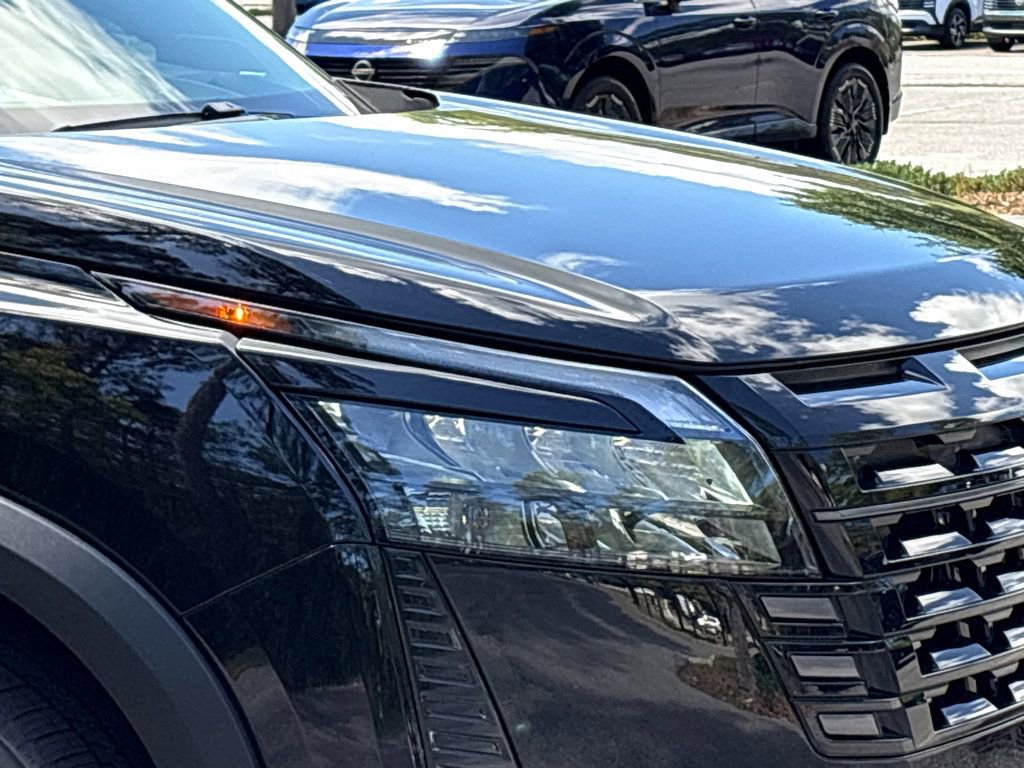 New 2026 Nissan Pathfinder Platinum FWD image 22
