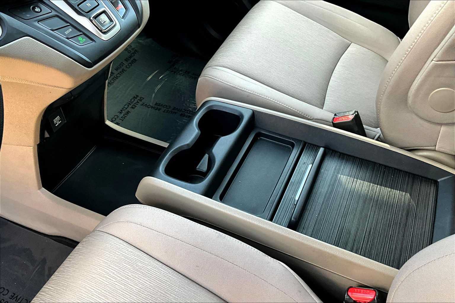 Used 2018 Honda Odyssey EX image 16