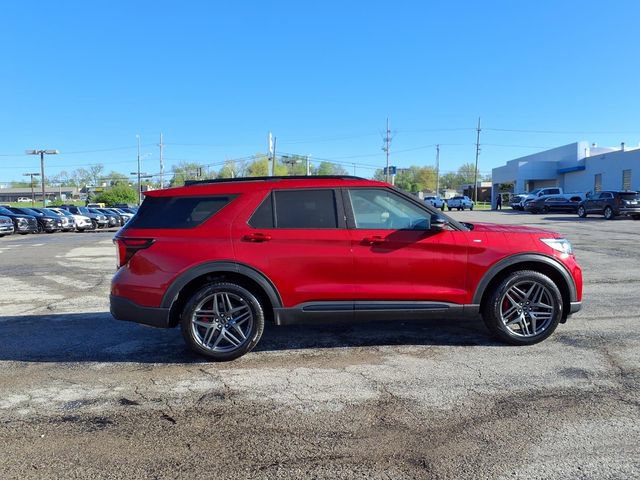 Used 2025 Ford Explorer ST-Line w/ ST-Line Street Pack AWD/4WD image 15