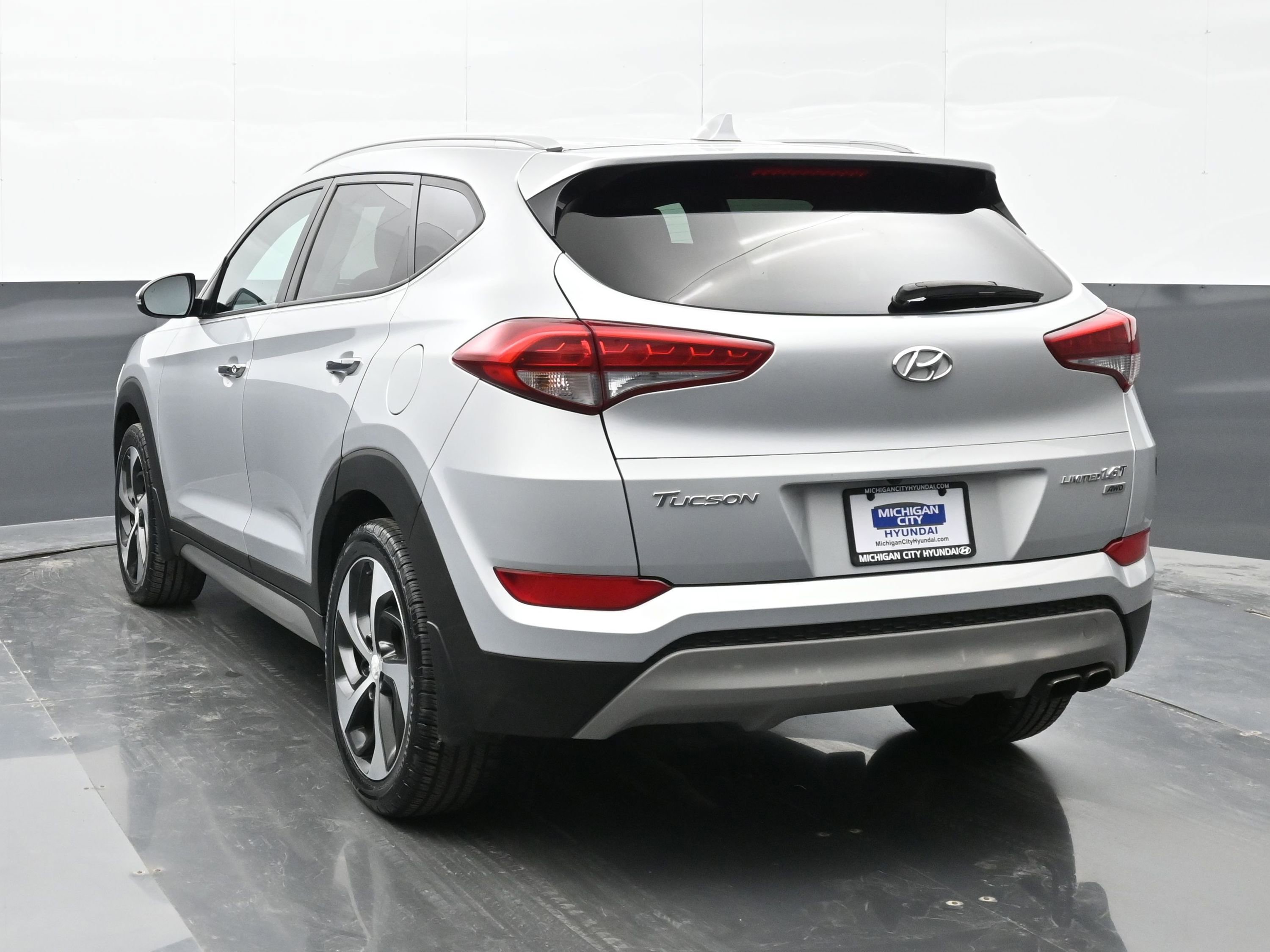 Used 2017 Hyundai Tucson Limited AWD/4WD image 2