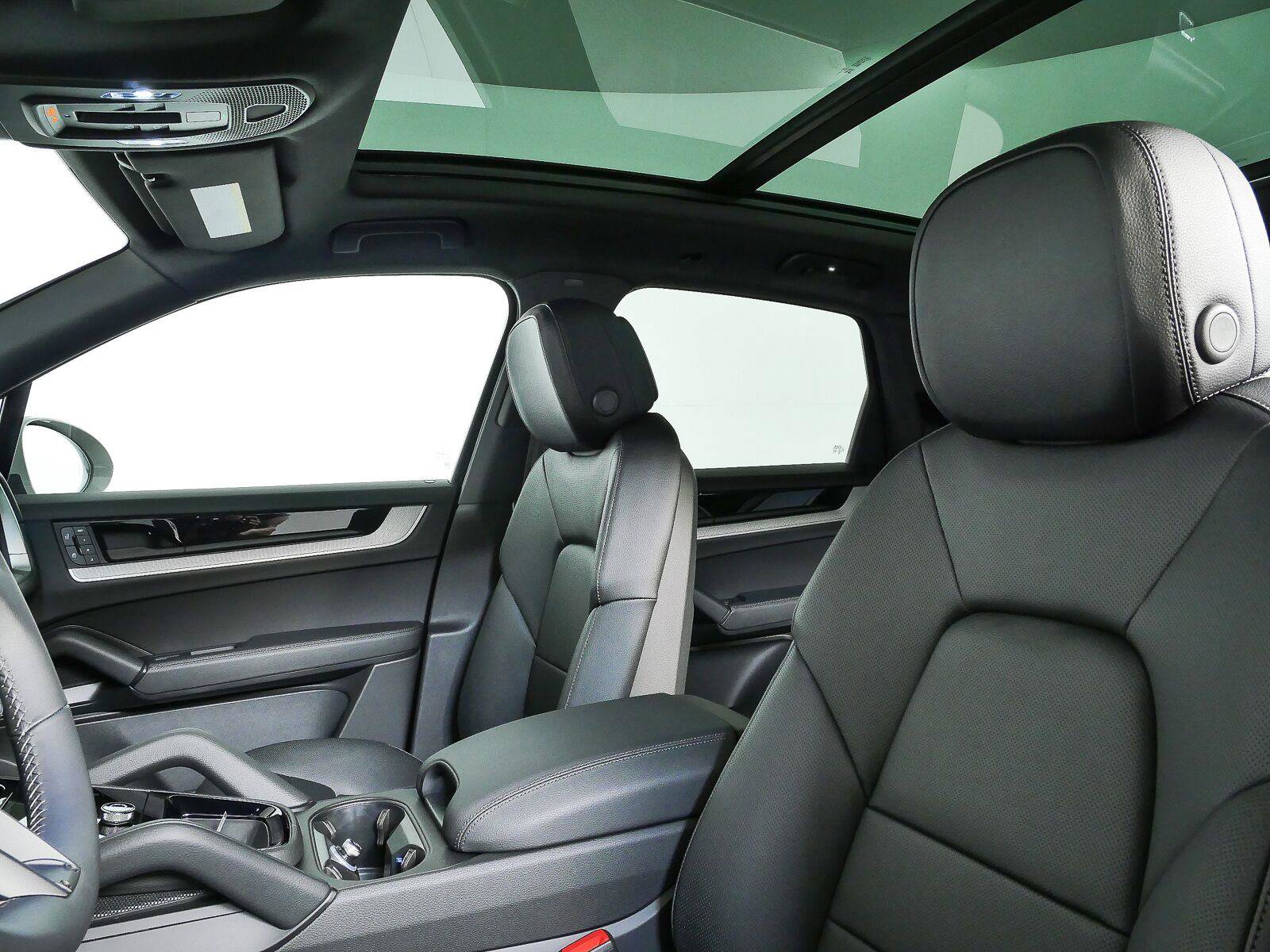 New 2026 Porsche Cayenne AWD/4WD image 5