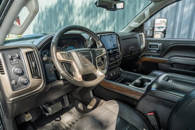 Used 2018 GMC Sierra 2500 Denali w/ Duramax Plus Package AWD/4WD image 23