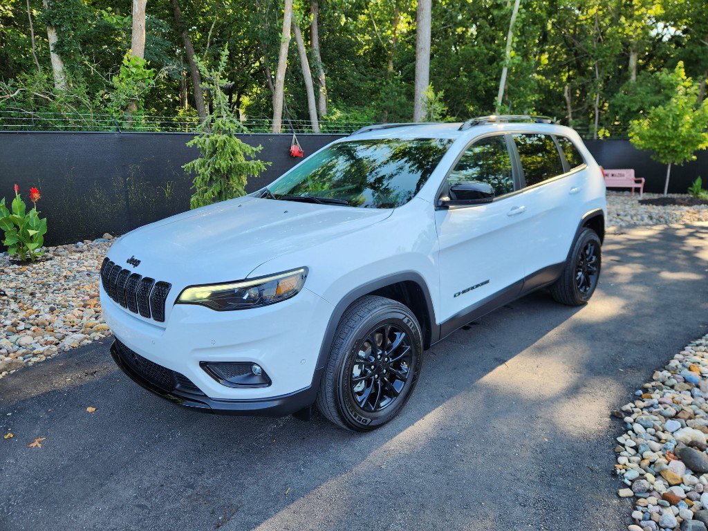 Used 2023 Jeep Cherokee Altitude Lux