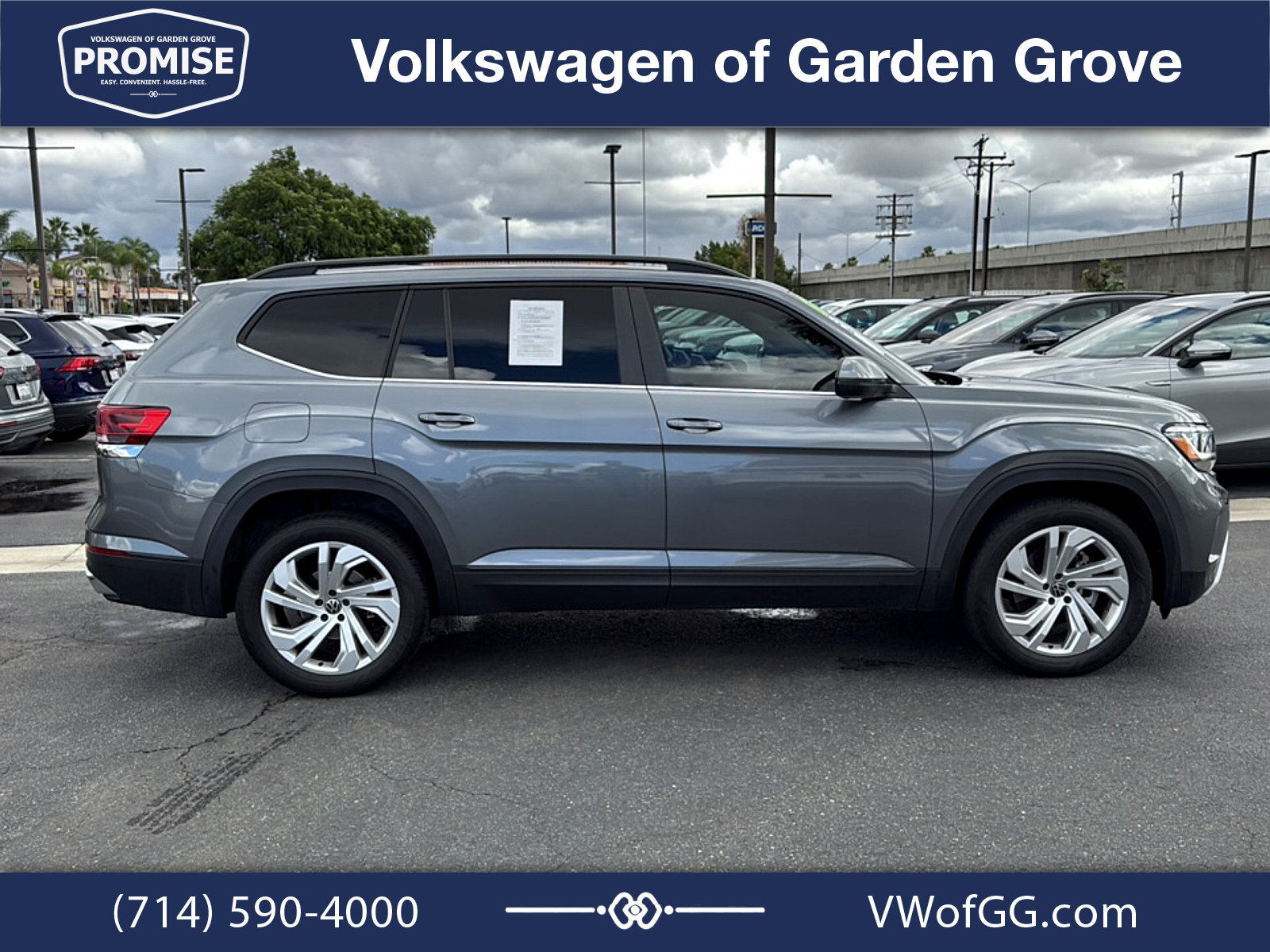 Used 2023 Volkswagen Atlas SE w/ Panoramic Sunroof Package FWD image 9