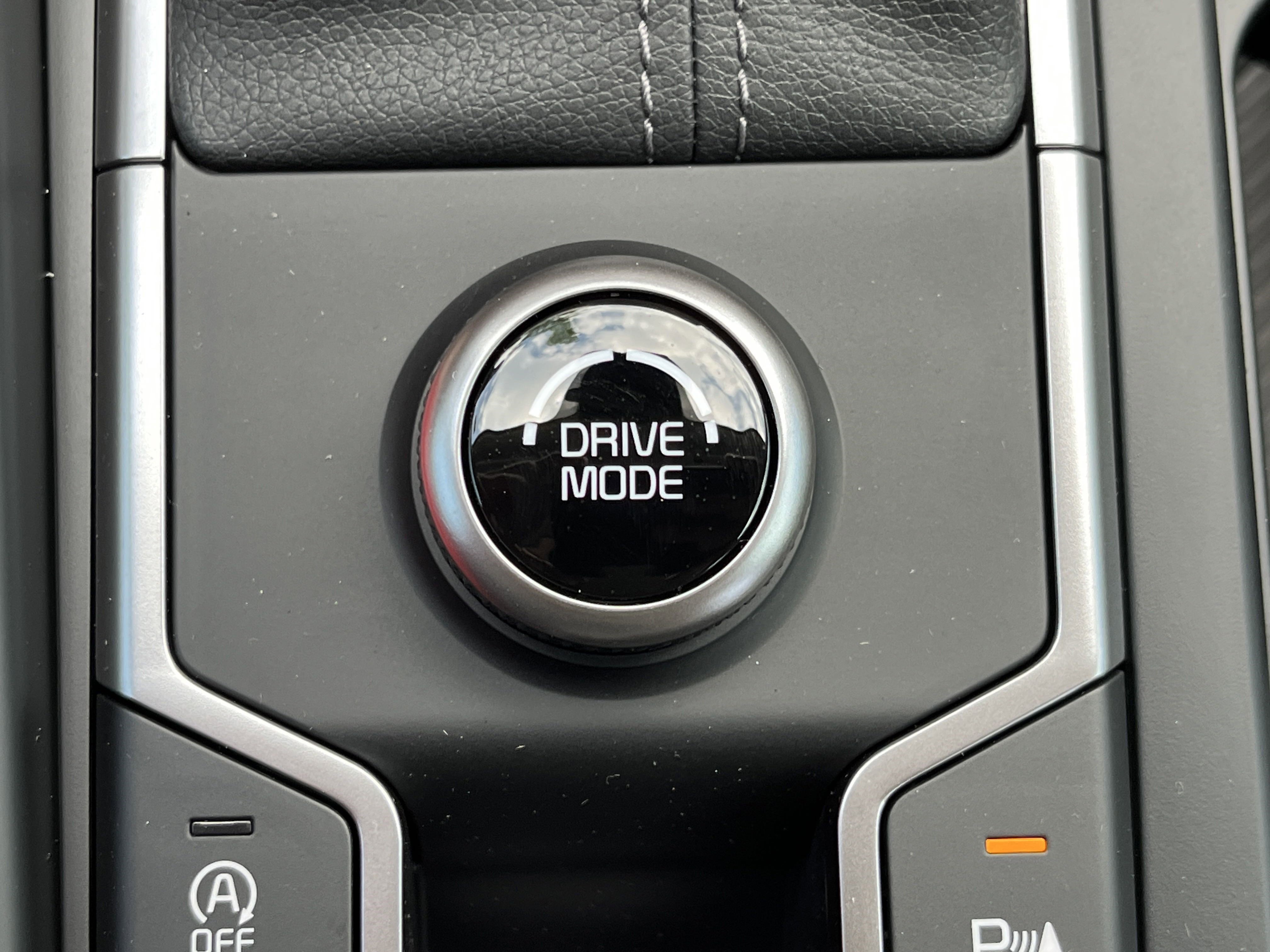 New 2025 Kia Sorento S image 12