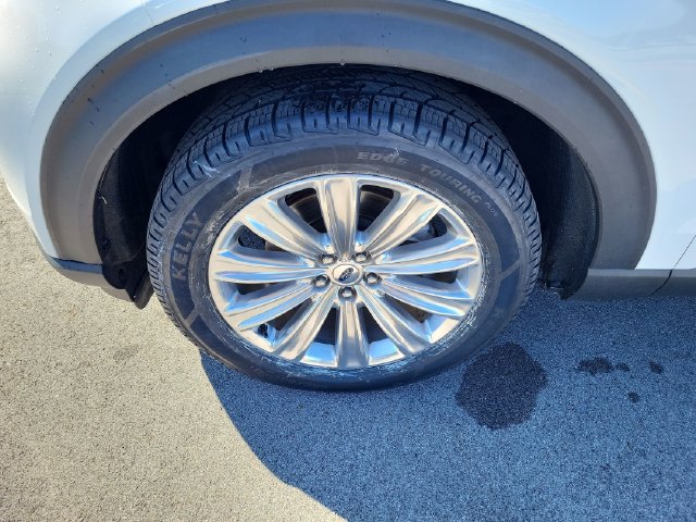 Used 2022 Ford Explorer Limited w/ Equipment Group 301A AWD/4WD image 9