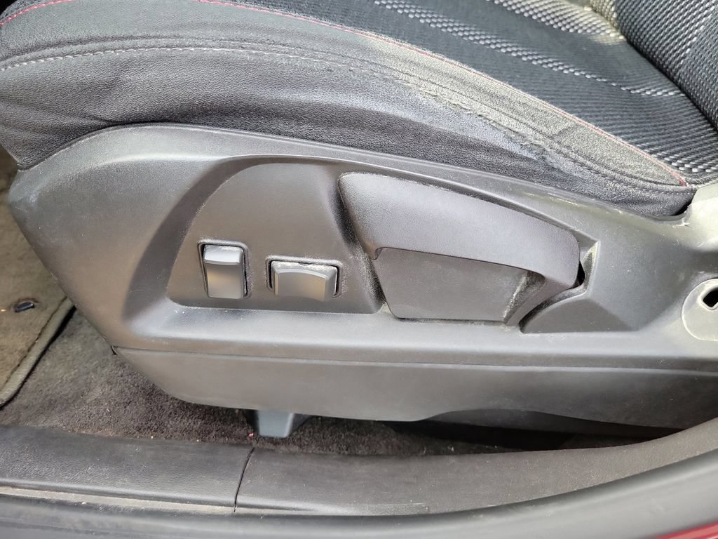 Used 2010 Chevrolet Equinox LT FWD image 19