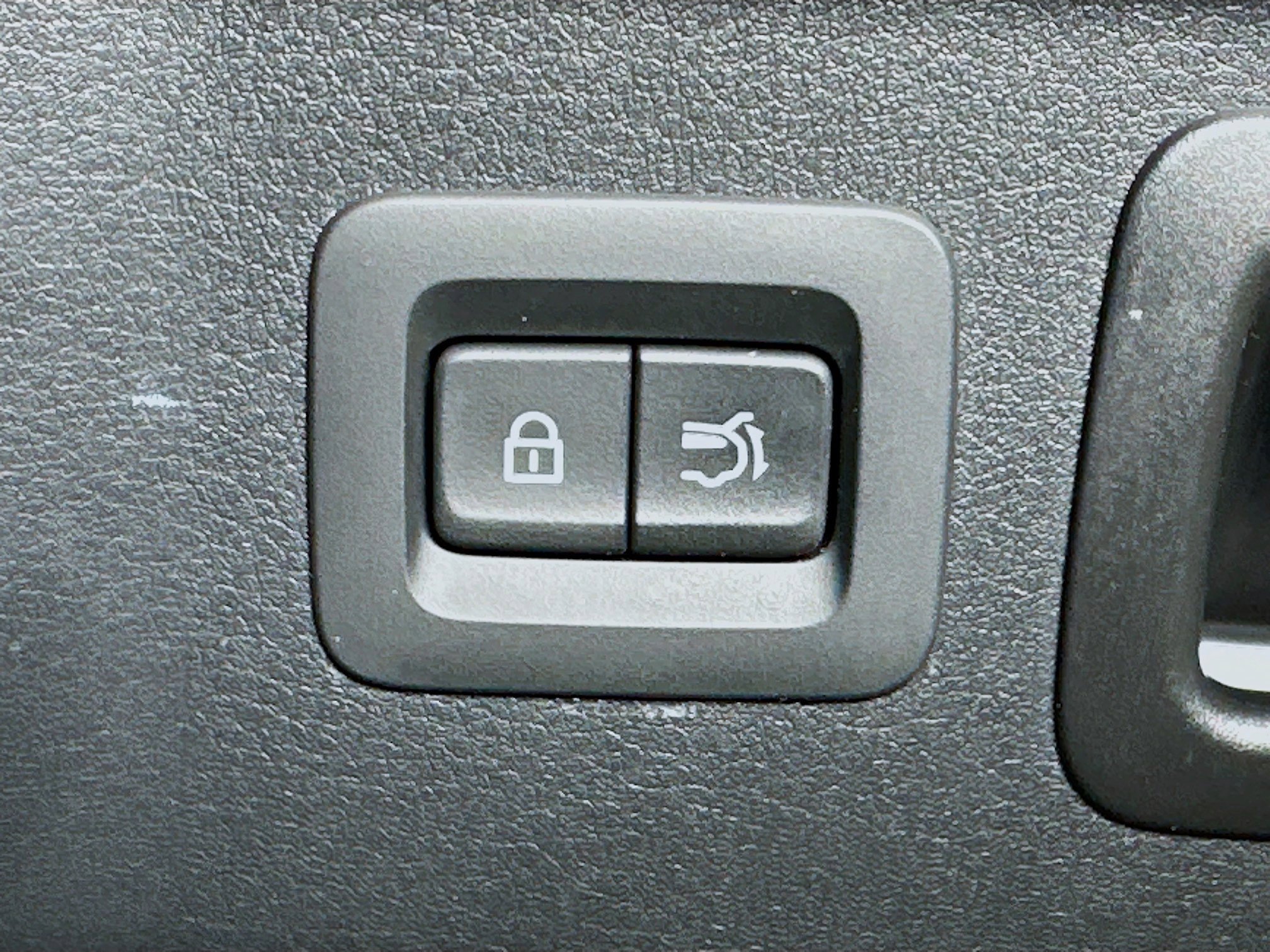 Used 2024 MAZDA CX-90 Plug-In Hybrid w/ Premium Pkg image 32