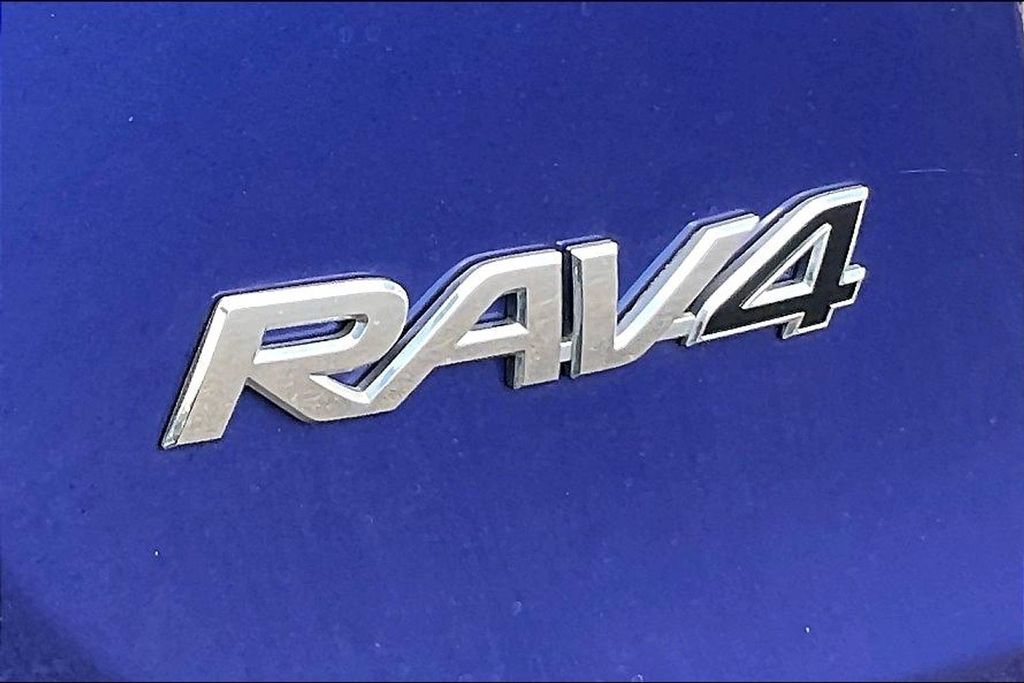 Used 2015 Toyota RAV4 Limited AWD/4WD image 32