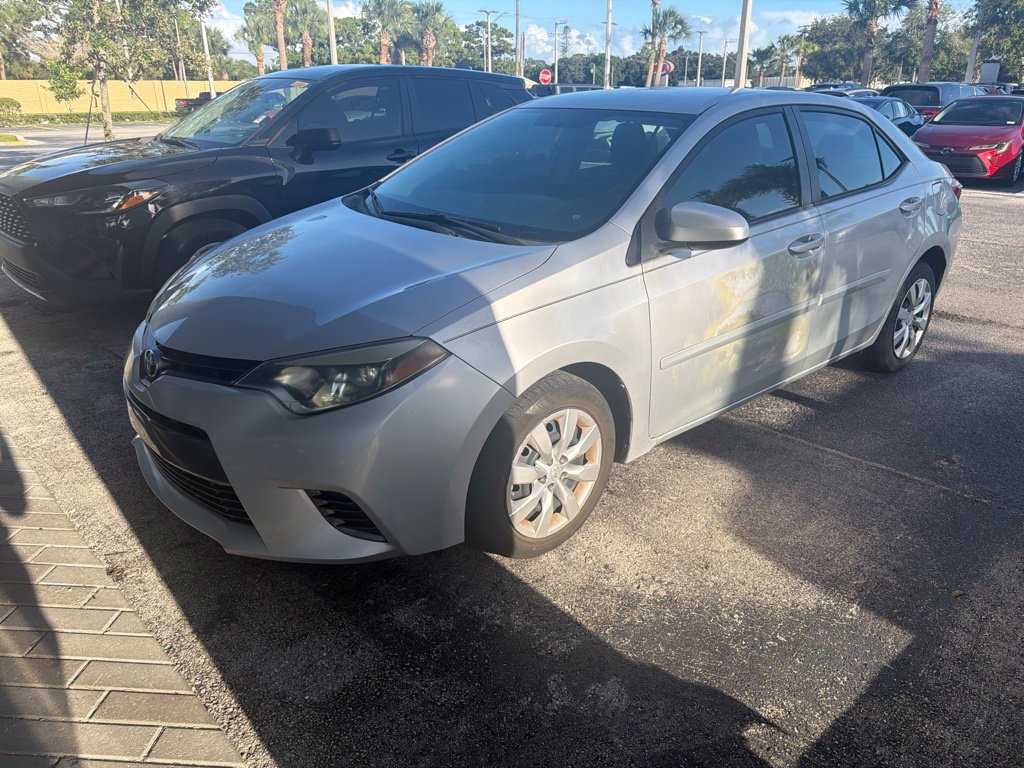 Used 2016 Toyota Corolla LE FWD image 1