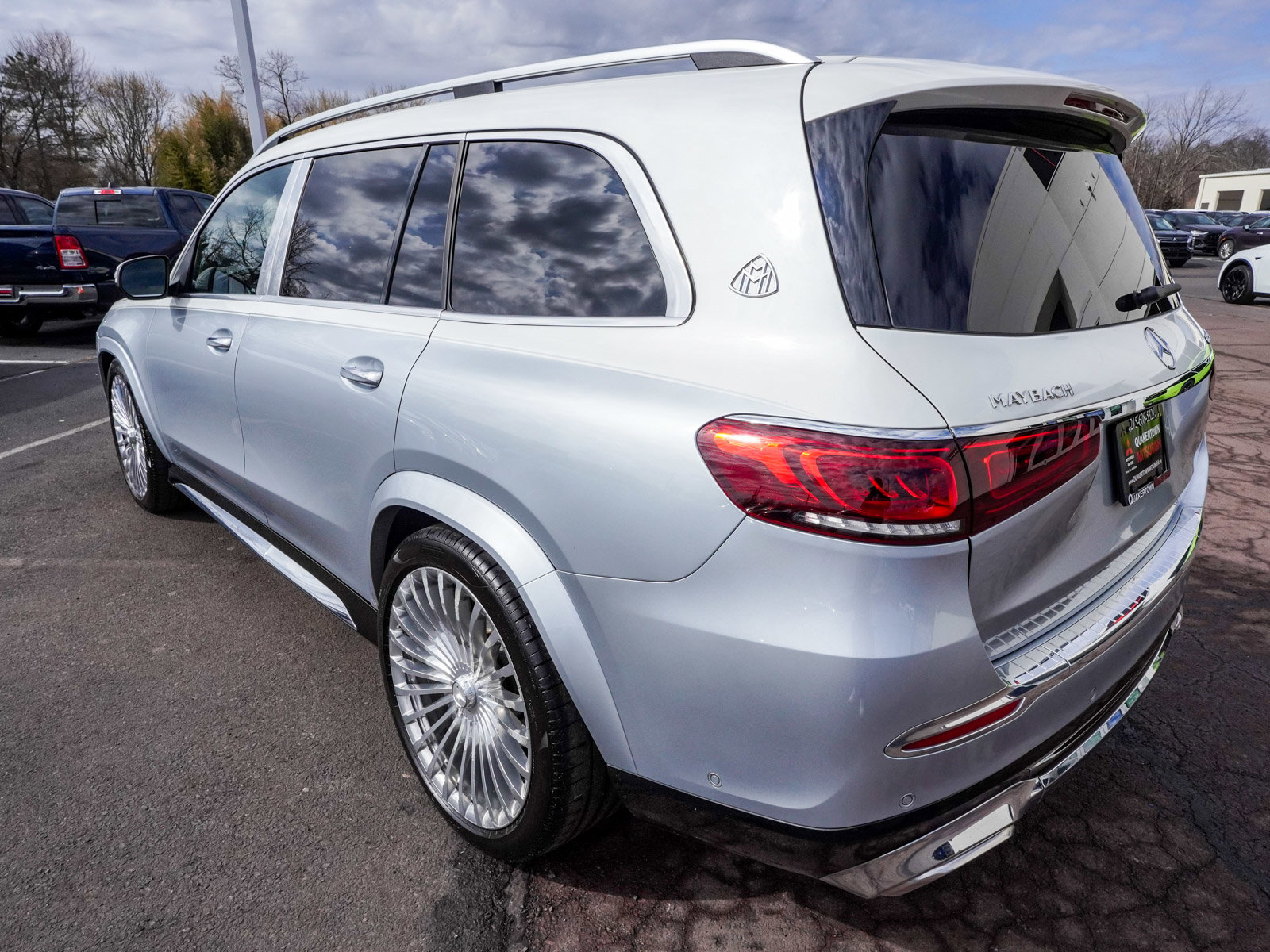 Used 2023 Mercedes-Benz Maybach GLS 600 4MATIC image 4
