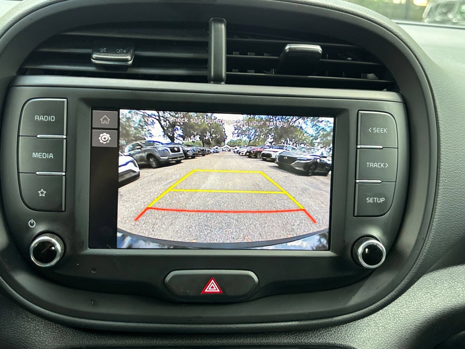 Used 2025 Kia Soul LX w/ LX Technology Package FWD image 21