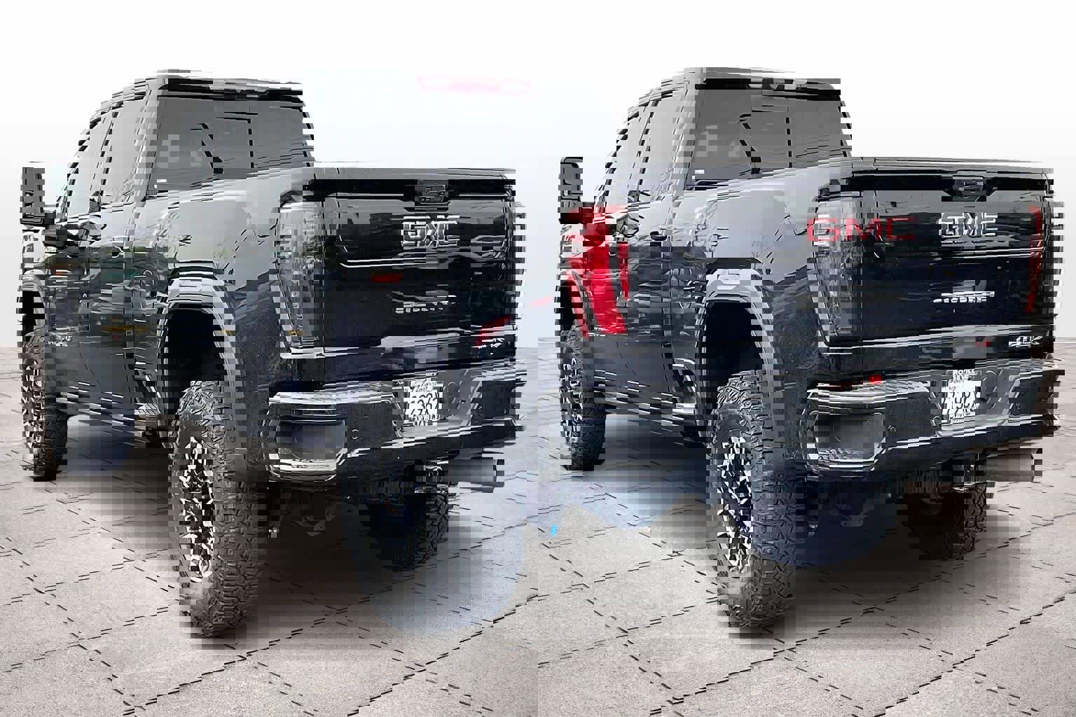 Used 2024 GMC Sierra 2500 AT4X image 13