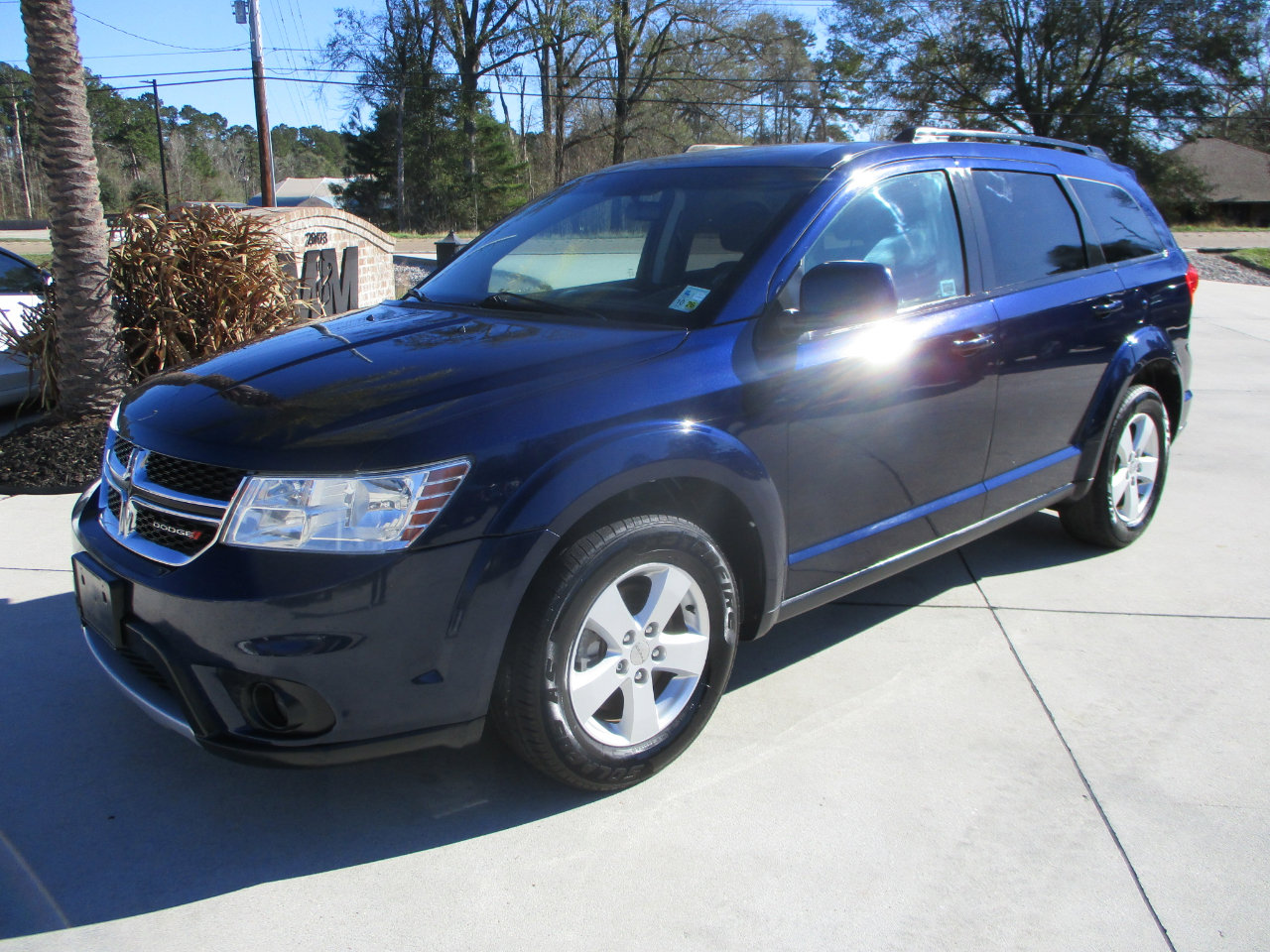 Used 2017 Dodge Journey SXT w/ Comfort/Convenience Group image 1