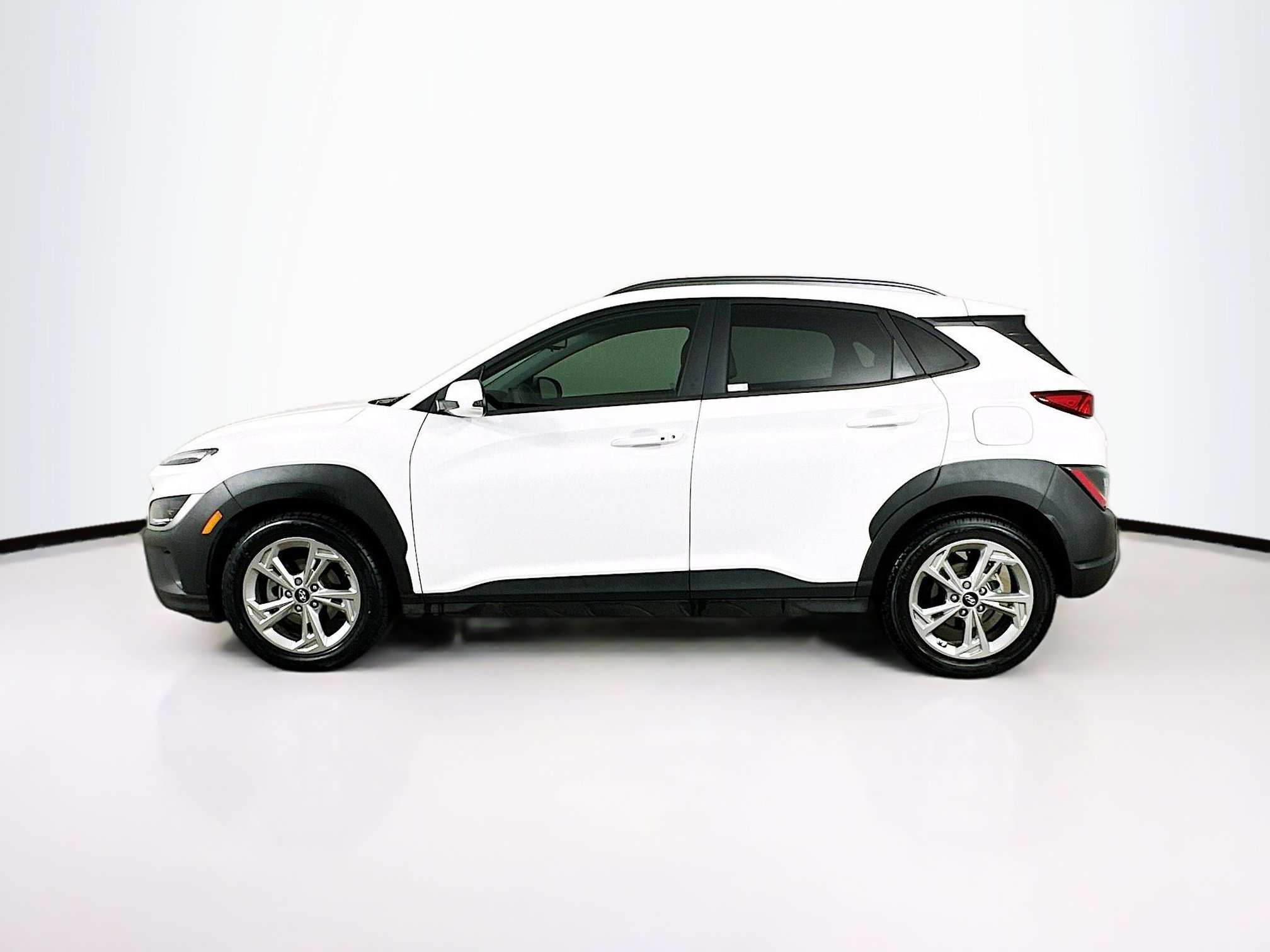 Used 2023 Hyundai Kona SEL w/ Cargo Package image 4