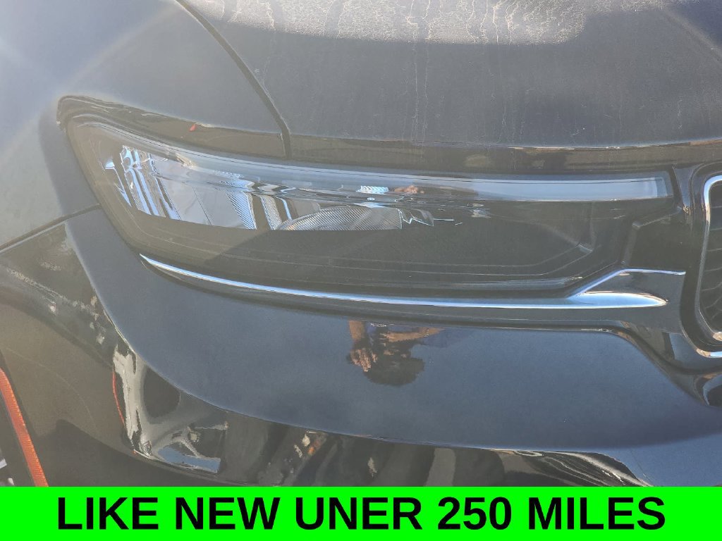 Used 2023 Jeep Grand Cherokee Overland w/ Luxury Tech Group IV AWD/4WD image 35