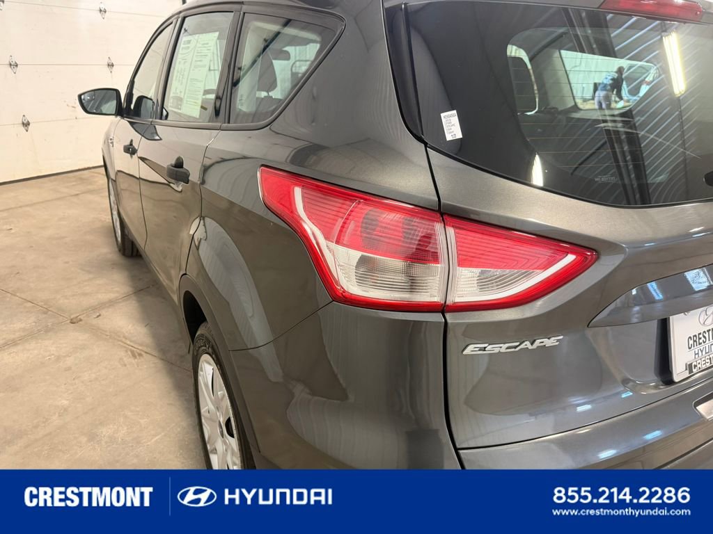 Used 2016 Ford Escape S image 9