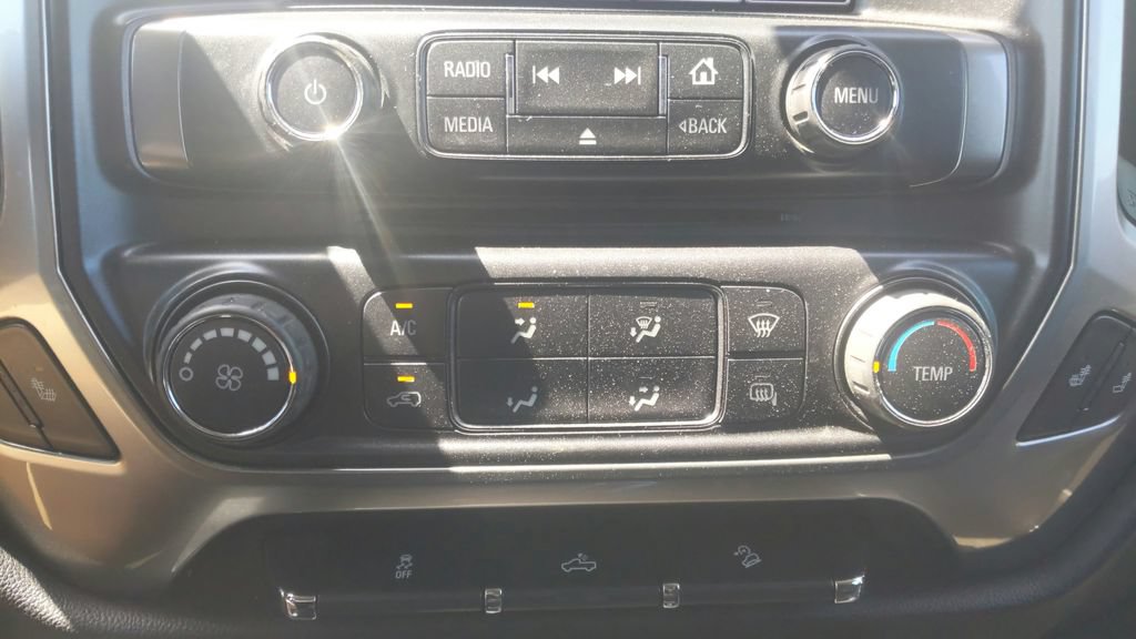 Used 2017 Chevrolet Silverado 1500 LT AWD/4WD image 26