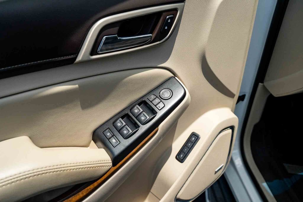 Certified 2019 GMC Yukon Denali w/ Open Road Package AWD/4WD image 12